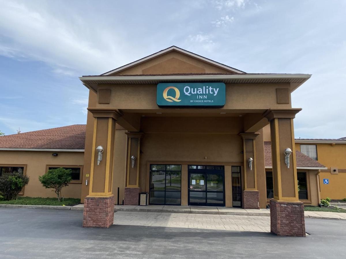 Quality Inn Near Walden Galleria Mall Чийктоуага Екстериор снимка
