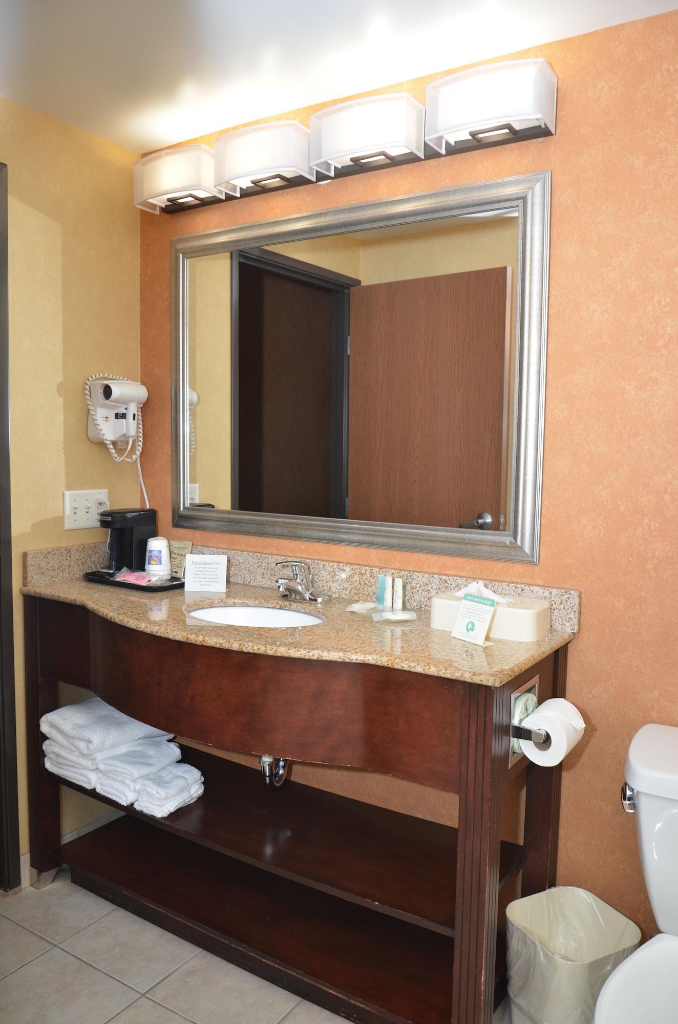 Quality Inn Near Walden Galleria Mall Чийктоуага Екстериор снимка