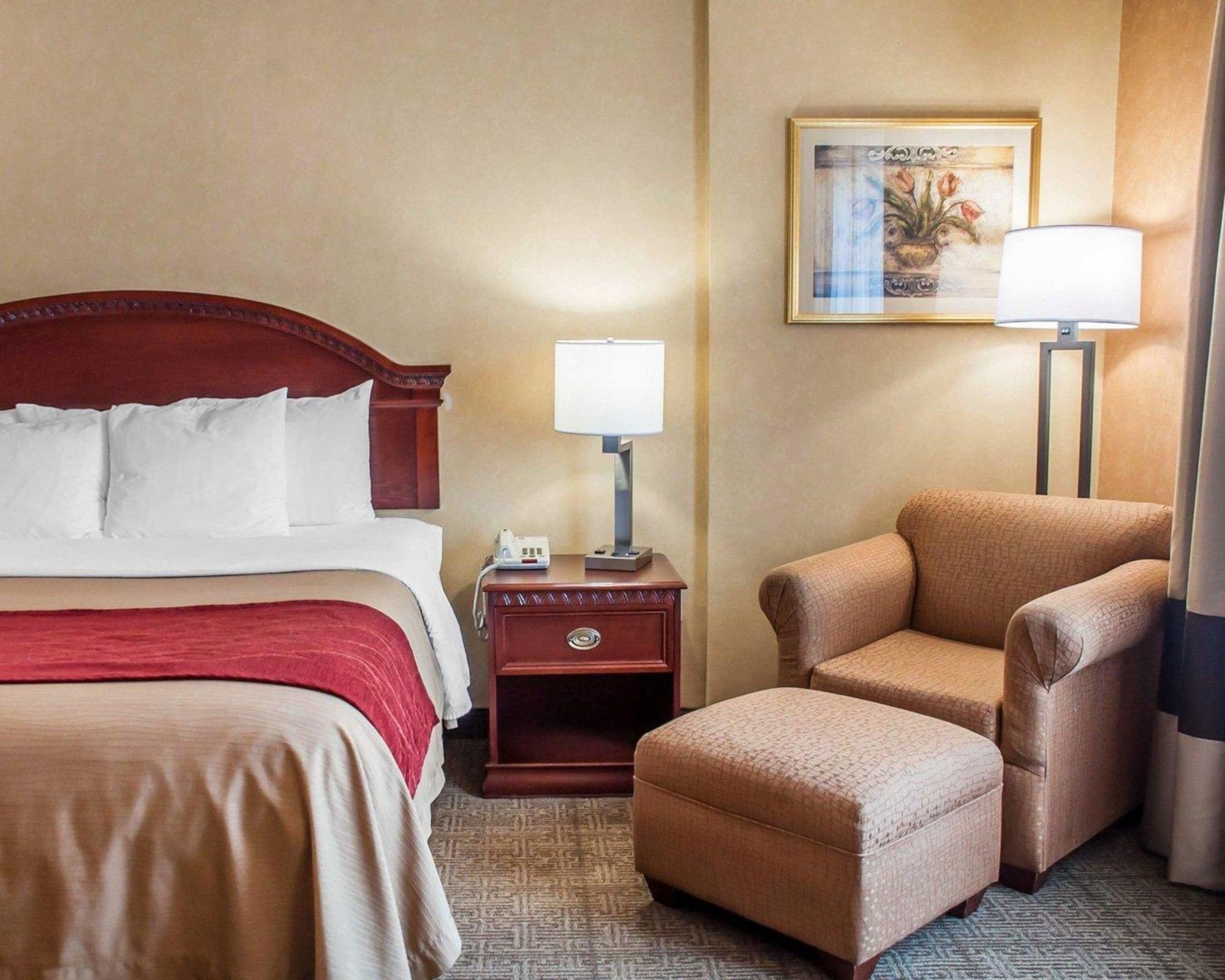 Quality Inn Near Walden Galleria Mall Чийктоуага Екстериор снимка