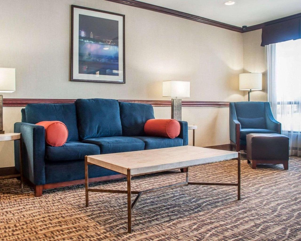 Quality Inn Near Walden Galleria Mall Чийктоуага Екстериор снимка