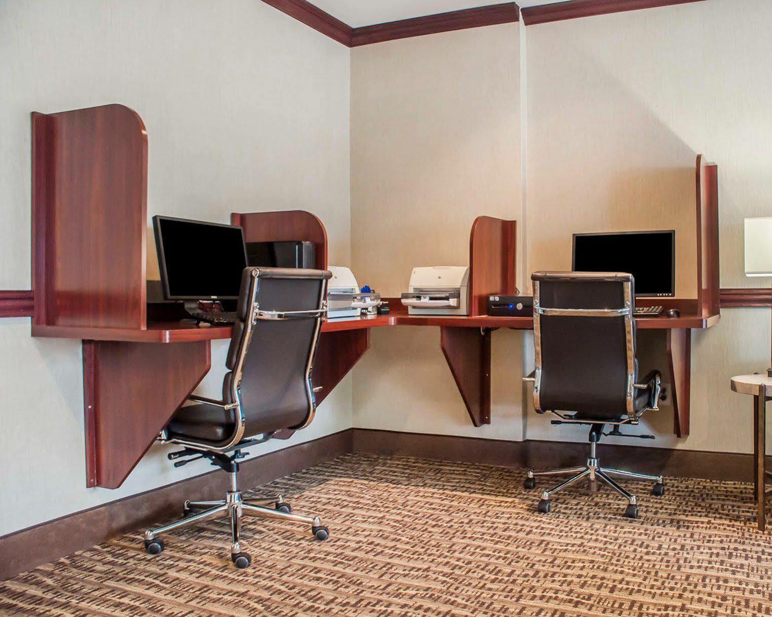 Quality Inn Near Walden Galleria Mall Чийктоуага Екстериор снимка