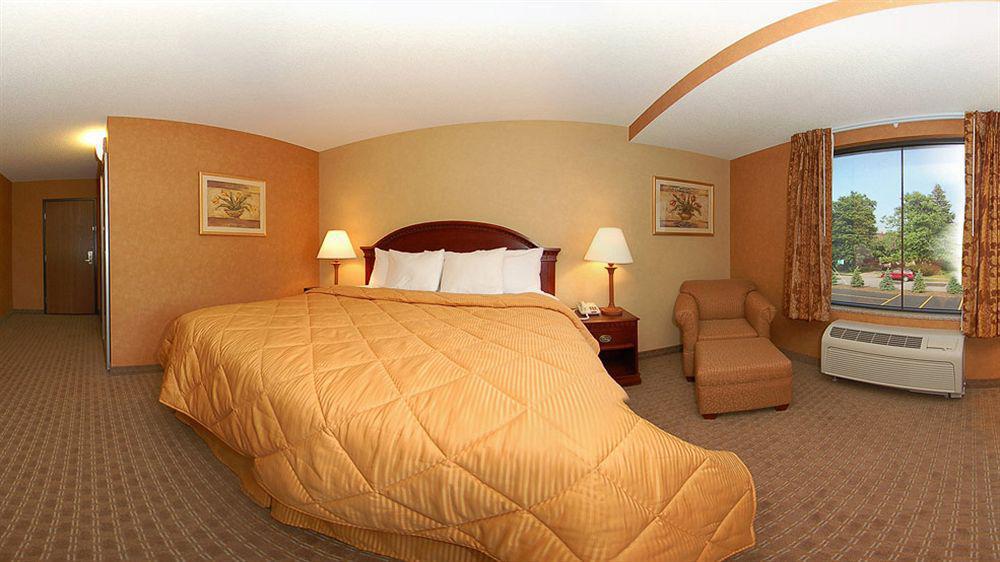 Quality Inn Near Walden Galleria Mall Чийктоуага Екстериор снимка