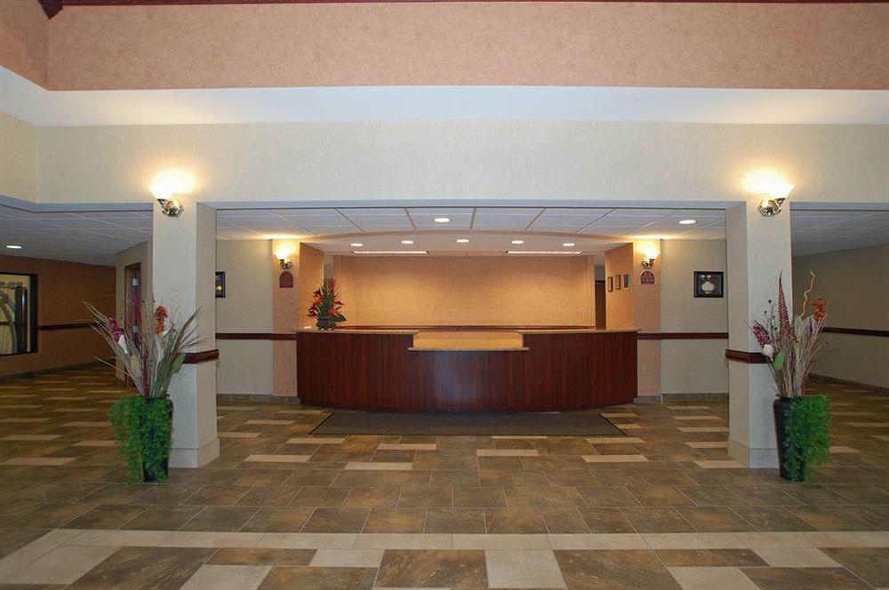 Quality Inn Near Walden Galleria Mall Чийктоуага Екстериор снимка